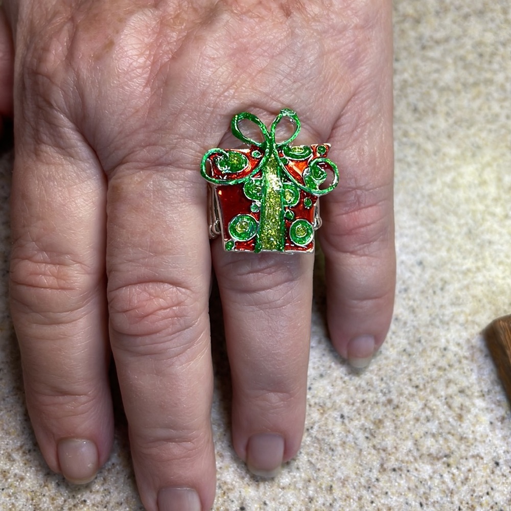STRETCH PRESENT 🎁 RING R D/GREEN/SILVER COLOR. - Picture 9 of 10